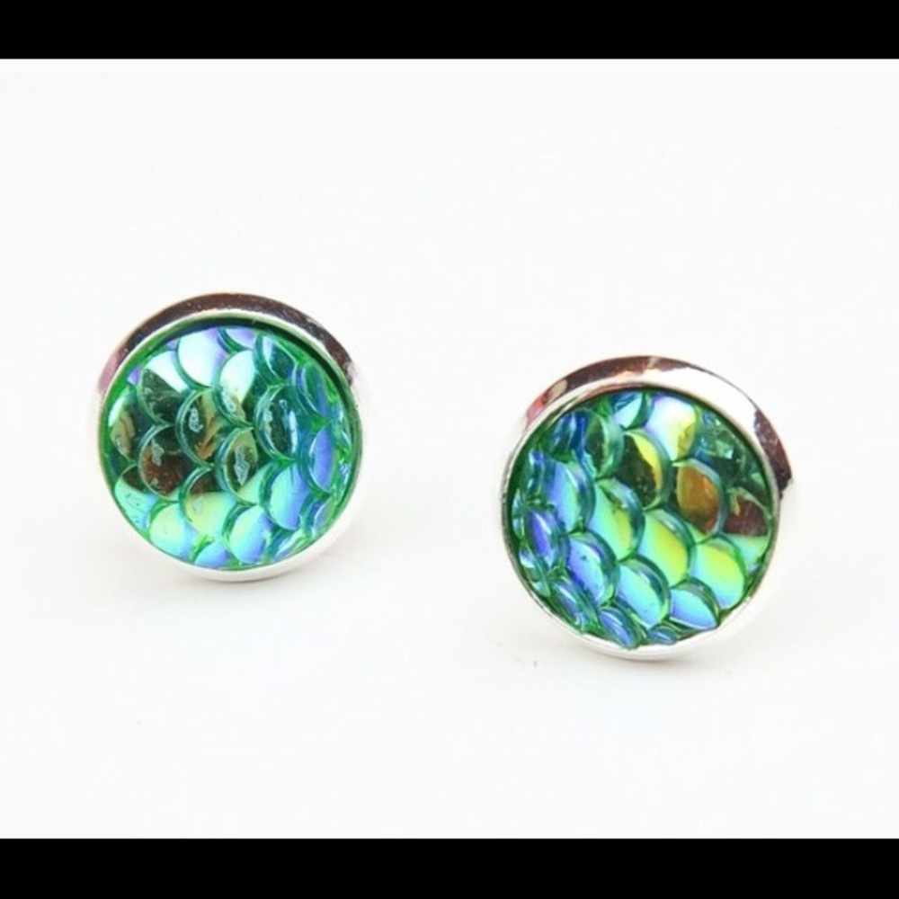 🔴MERMAID SCALE STUDS🔴